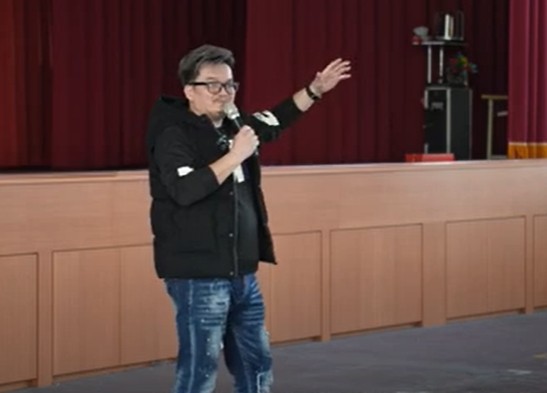 電視名嘴可樂 翻轉人生 全台公益表演