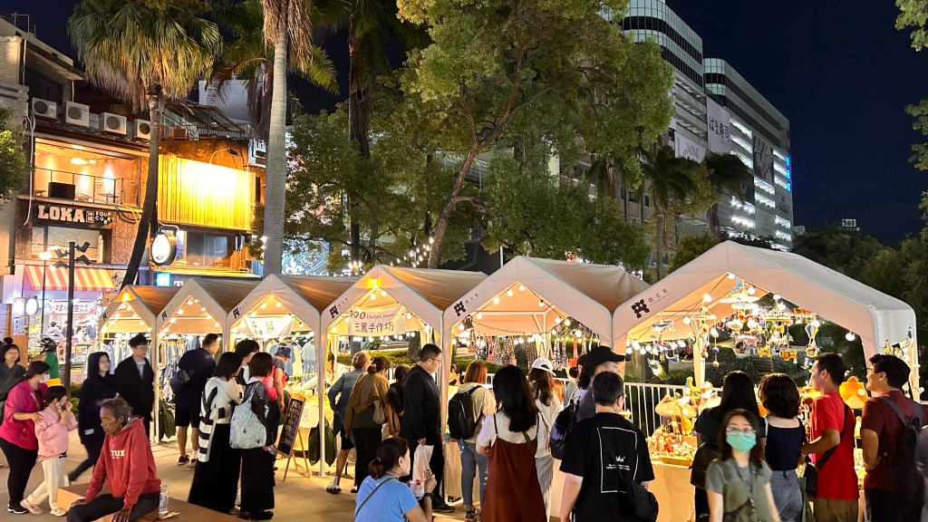 竹市府首辦「竹風好市–新竹微光集」點亮舊城區！燈光藝術、市集饗宴吸引逾15萬人次